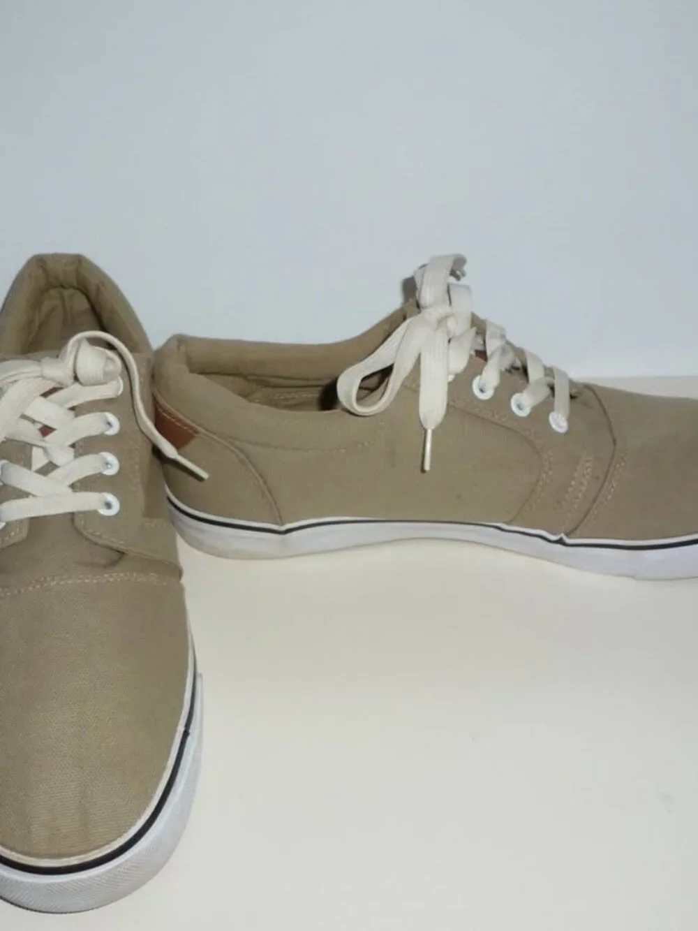 Unionbay Tan Canvas Sneakers / Shoes - Men SZ 11